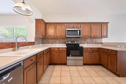 105 Almquist Street, Hutto, TX 78634 - Photo 6