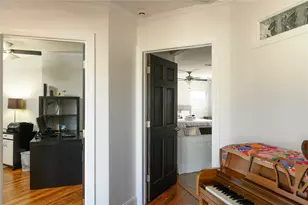 4902 Pecan Springs Rd, Austin, TX 78723 - Photo 26