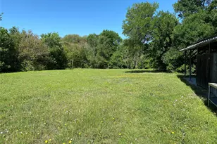 4902 Pecan Springs Rd, Austin, TX 78723 - Photo 16