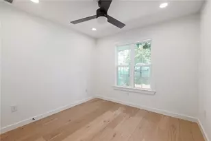 7109 Cherry Meadow Dr, Austin, TX 78745 - Photo 18