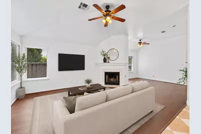 2005 E 19th Street, Georgetown, TX 78626 - Photo 2