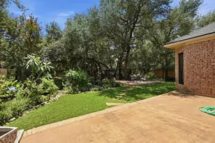 352 Wild Rose Dr, Austin, TX 78737 - Photo 30
