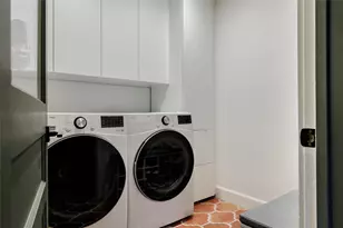 2613 E 2nd St, Austin, TX 78702 - Photo 16