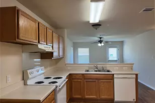 200 Meadow Park Dr, Georgetown, TX 78626 - Photo 4
