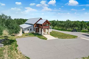 453 Lone Man Mountain Rd, Wimberley, TX 78676 - Photo 2