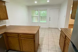 1304B Conway Dr, San Marcos, TX 78666 - Photo 4