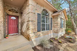 438 Tahitian Dr, Bastrop, TX 78602 - Photo 2
