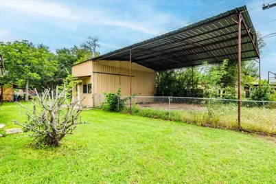 985 N Chambers Street, Giddings, TX 78942 - Photo 28