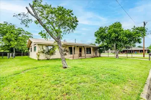 985 N Chambers St, Giddings, TX 78942 - Photo 4