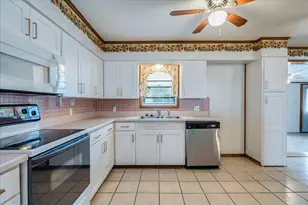 985 N Chambers St, Giddings, TX 78942 - Photo 12