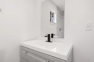 707 W 7th St, Taylor, TX 76574 - Photo 36