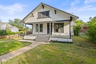 707 W 7th St, Taylor, TX 76574 - Photo 6