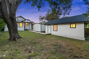 707 W 7th St, Taylor, TX 76574 - Photo 4