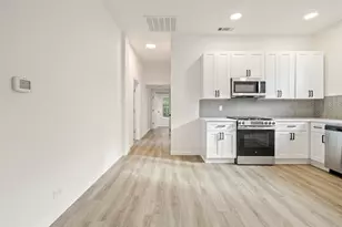 707 W 7th St, Taylor, TX 76574 - Photo 16