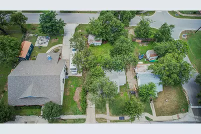 308 E Austin Avenue, Round Rock, TX 78664 - Photo 6