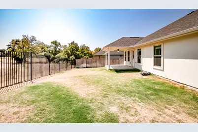 105 Meadow Wood Cove, Georgetown, TX 78626 - Photo 28