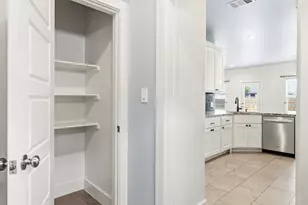 237 Dudley Wy, Fredericksburg, TX 78624 - Photo 6