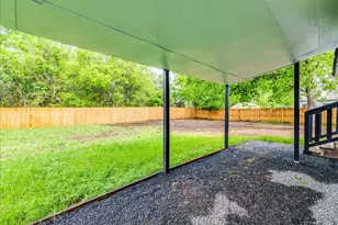 112 Gazley St, Smithville, TX 78957 - Photo 30