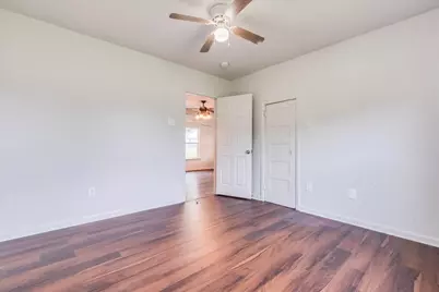 112 Gazley Street, Smithville, TX 78957 - Photo 16