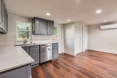 112 Gazley Street, Smithville, TX 78957 - Photo 2