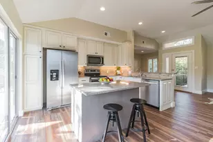 25201 & 25203 Lakeview Dr, Spicewood, TX 78669 - Photo 8