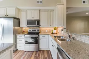 25201 & 25203 Lakeview Dr, Spicewood, TX 78669 - Photo 10