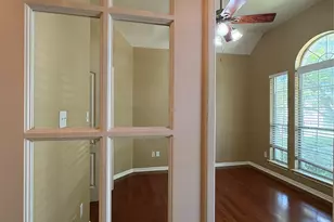 207 Kettleman Ln N, Austin, TX 78717 - Photo 4