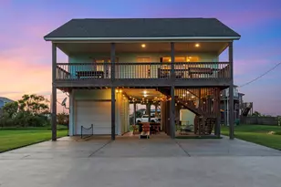 157 Verdia Dr, Crystal Beach, TX 77650 - Photo 1