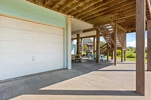 157 Verdia Dr, Crystal Beach, TX 77650 - Photo 24