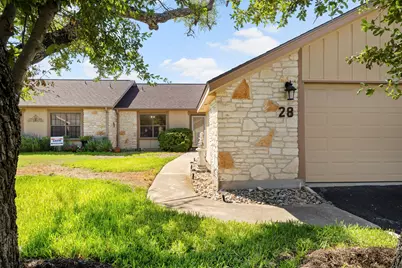 28 Oaks Place, Lago Vista, TX 78645 - Photo 4