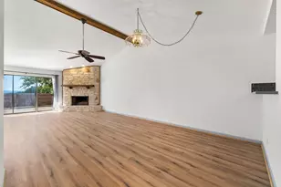 28 Oaks Pl, Lago Vista, TX 78645 - Photo 6
