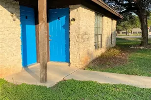 100 Norwood Dr, Georgetown, TX 78628 - Photo 2