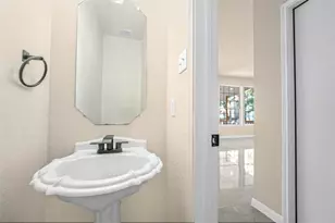 13102 Hunters Chase Dr, Austin, TX 78729 - Photo 16