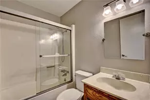 20800 Bonanza St, Lago Vista, TX 78645 - Photo 10