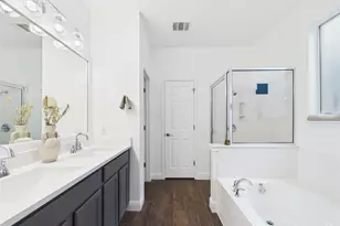 1819 Village Oak Ct, Austin, TX 78704 - Photo 12