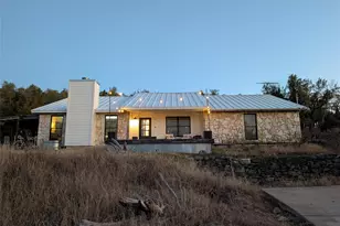 306 Deer Creek Cir, Dripping Springs, TX 78620 - Photo 2