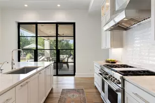 567 Delayne Dr, Austin, TX 78737 - Photo 14