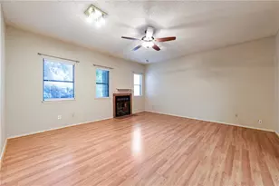 706 W 22nd St, Austin, TX 78705 - Photo 4