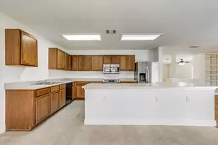 8121 Evadean Cir, Austin, TX 78745 - Photo 10