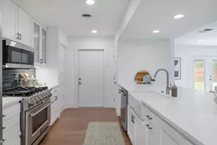 2902 Skylark Dr, Austin, TX 78757 - Photo 12