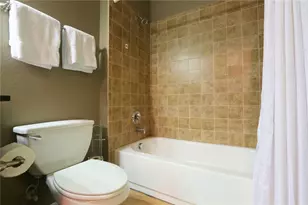 910 W 25th St, Austin, TX 78705 - Photo 14