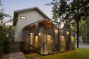 1401 E 3rd St, Austin, TX 78702 - Photo 2