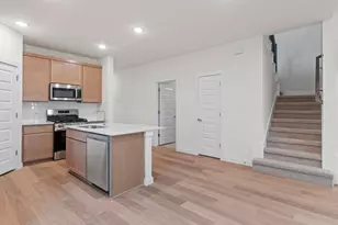 1012 Universal Dr, Hutto, TX 78634 - Photo 12