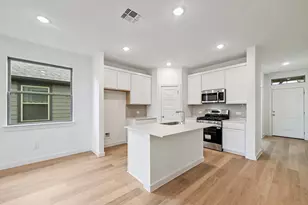 1012 Universal Dr, Hutto, TX 78634 - Photo 10