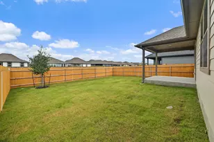 1012 Universal Dr, Hutto, TX 78634 - Photo 34