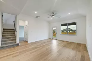 1012 Universal Dr, Hutto, TX 78634 - Photo 6
