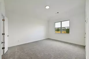 1012 Universal Dr, Hutto, TX 78634 - Photo 18