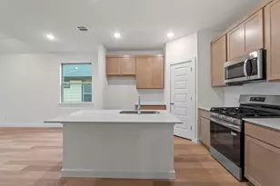 1012 Universal Dr, Hutto, TX 78634 - Photo 16