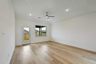 1012 Universal Dr, Hutto, TX 78634 - Photo 10