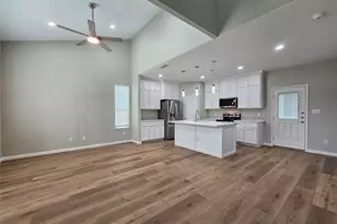 169 Chickasaw, Smithville, TX 78957 - Photo 6